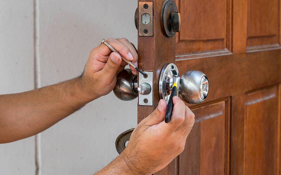 serrure de porte Montataire
