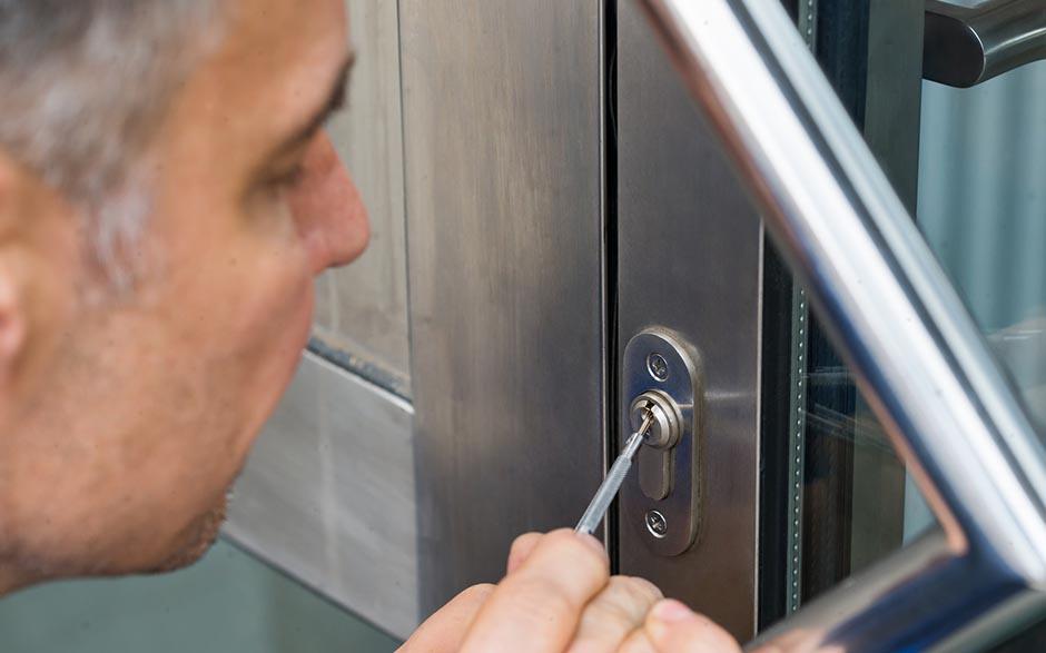 serrure de porte Montataire
